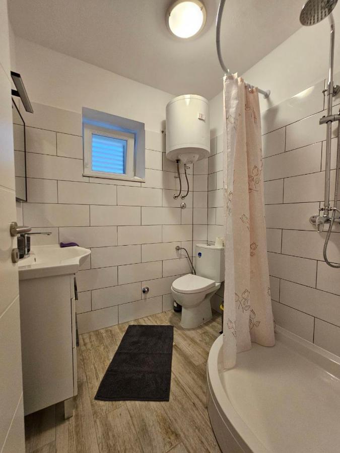 Apartman Lila Čunski Exterior foto