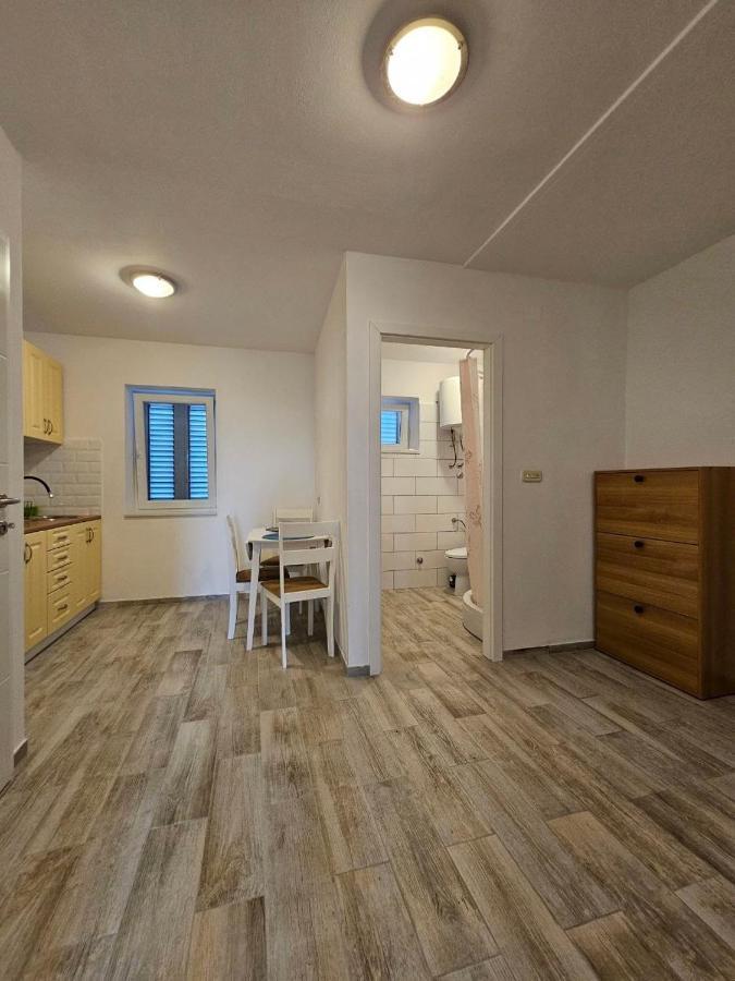 Apartman Lila Čunski Exterior foto